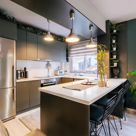 Vibrant Flat With Balcony 10 Min To Besiktas Sq Istanbul