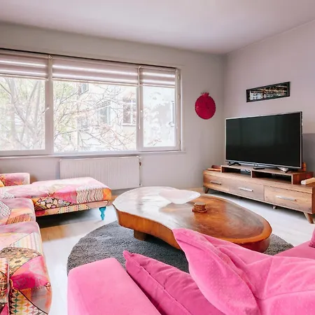 Lägenhet Vibrant Flat With Balcony 10 Min To Besiktas Sq Istanbul