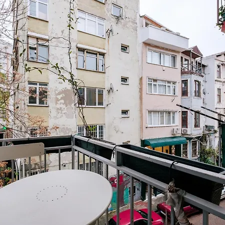 アパート Vibrant Flat With Balcony 10 Min To Besiktas Sq
